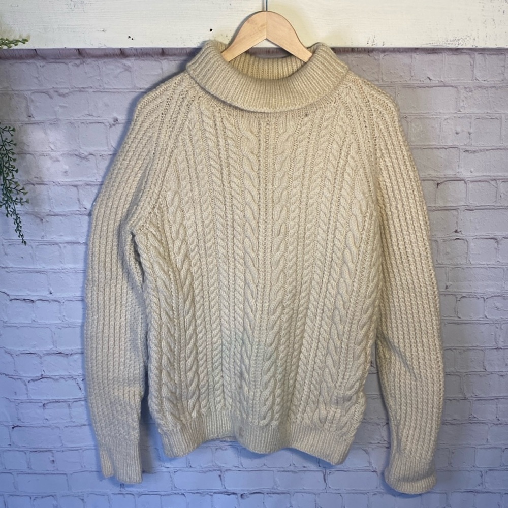 Vintage Hand knit crafted cable knit fair isle fisherman coastal sweater Sz M
